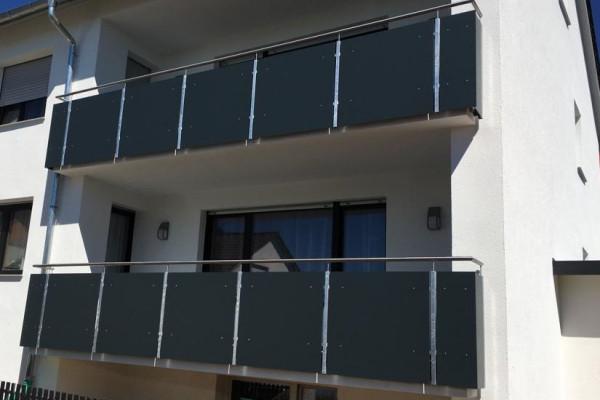 Balkongeländer mit Trespa Meteon Platten