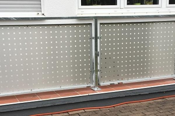 Absturzsicherung mit Lochblech