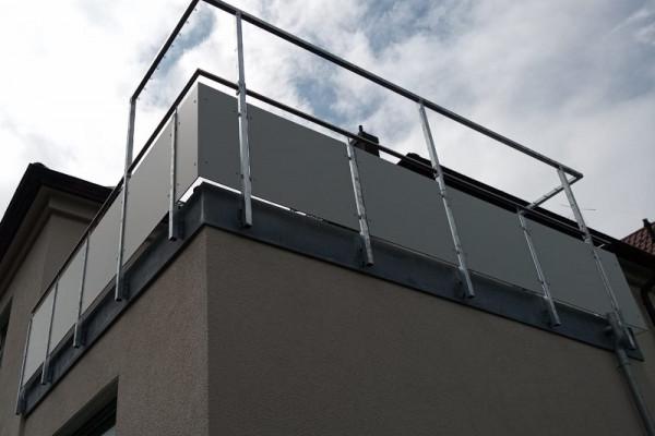 Balkongeländer mit Wäscheleine