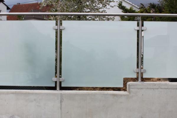 Edelstahlgeländer mit Glasfüllung