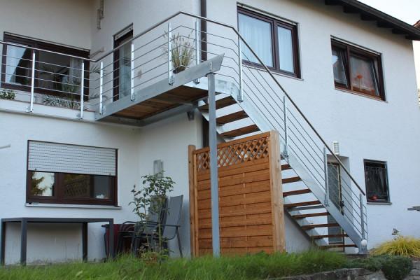 Stahltreppe mit Podest