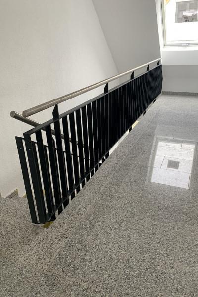 Innentreppengeländer mit Edelstahlhandlauf