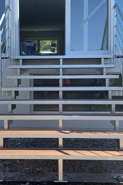 Aussentreppe mit Holzstufen