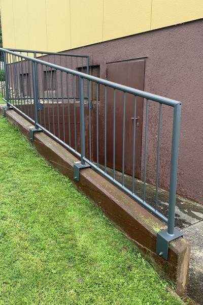 Absturzsicherung in pulverbeschichteter Ausführung