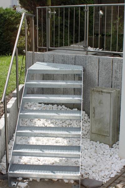 Treppe mit Geländer