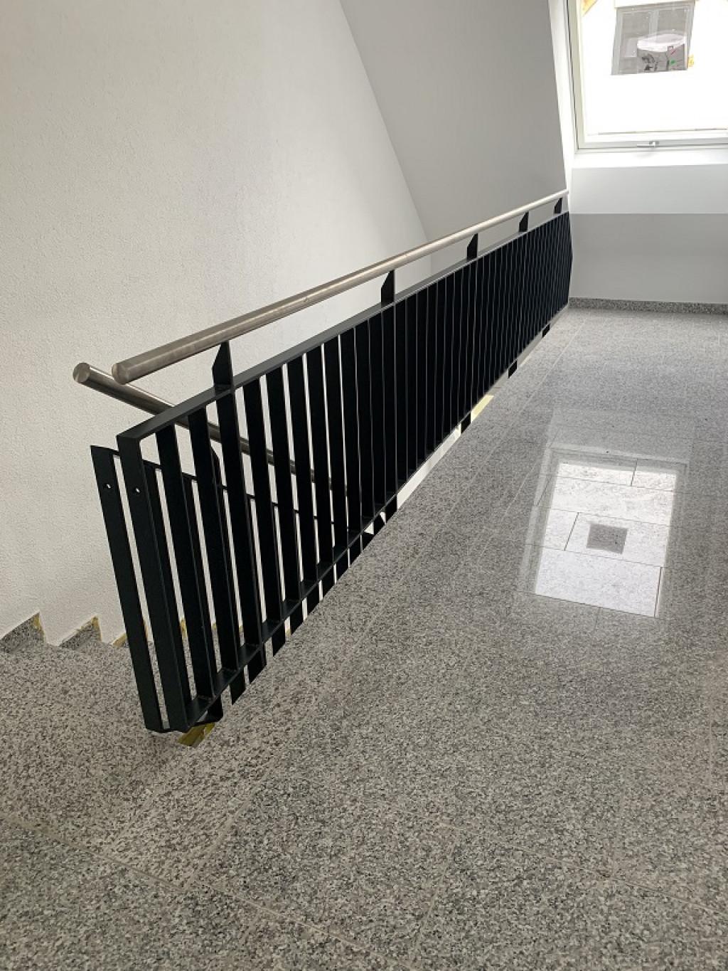 Innentreppengeländer mit Edelstahlhandlauf