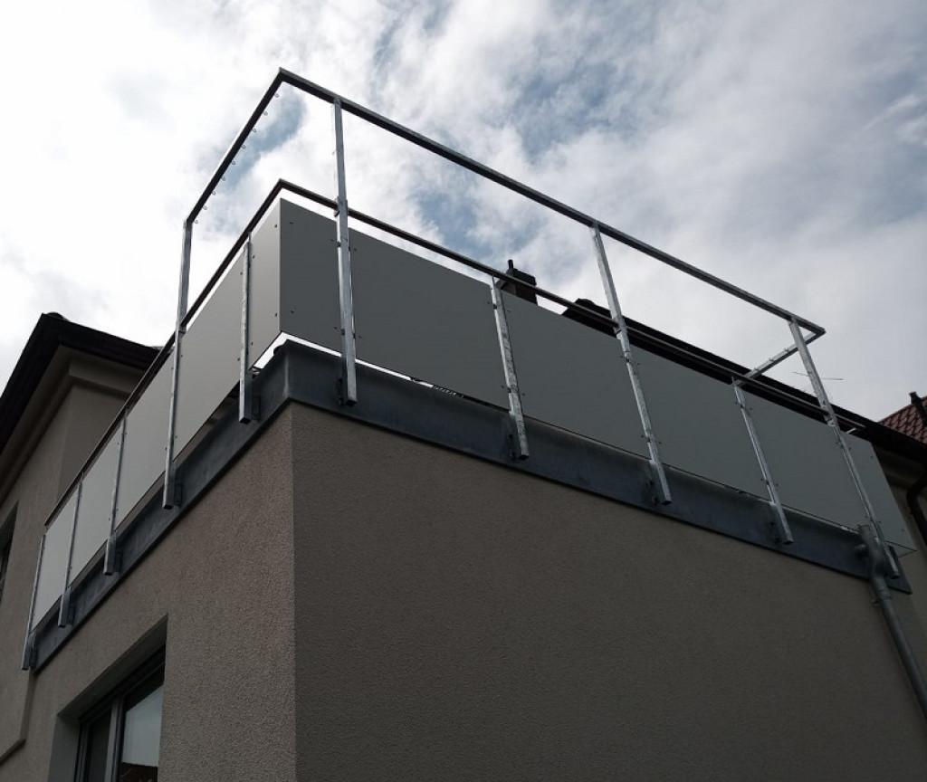 Balkongeländer mit Wäscheleine