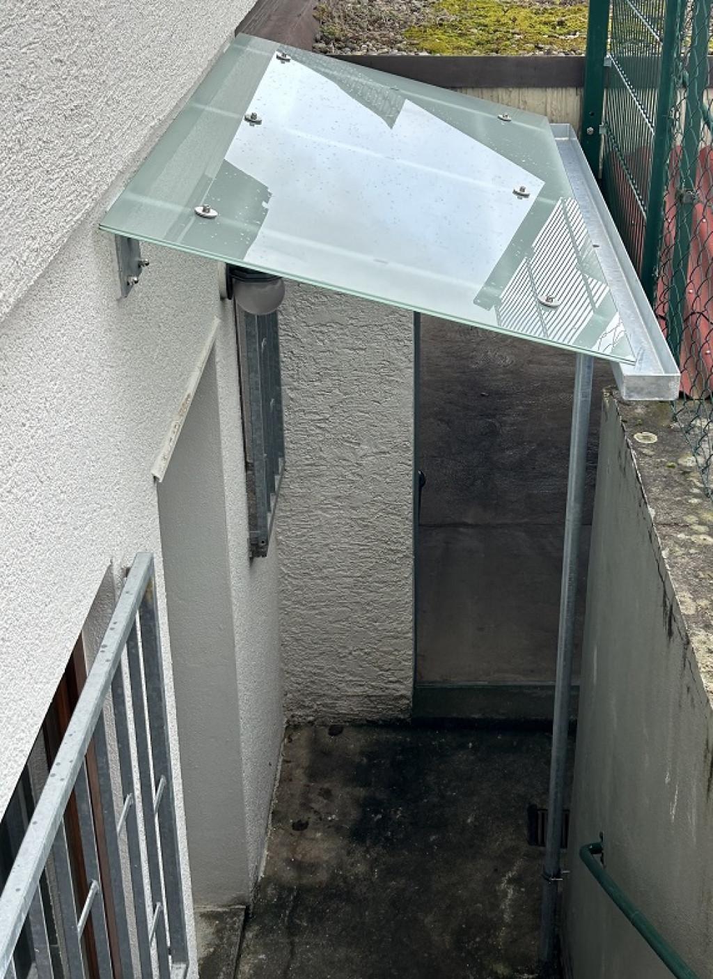 Überdachung zur Kellertür